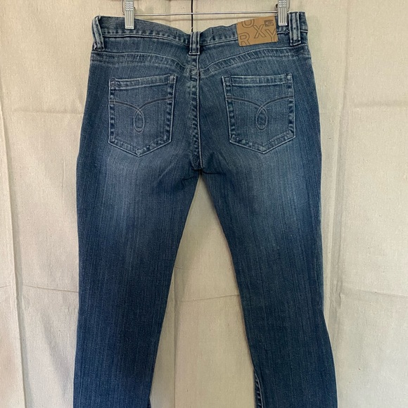 Roxy - Picture 2 of 4